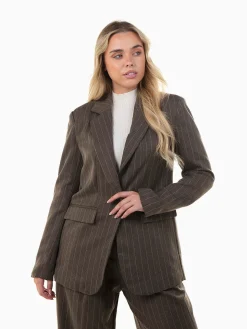 Blazer com riscas diplomáticas