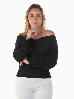 Blusa com ombros descobertos