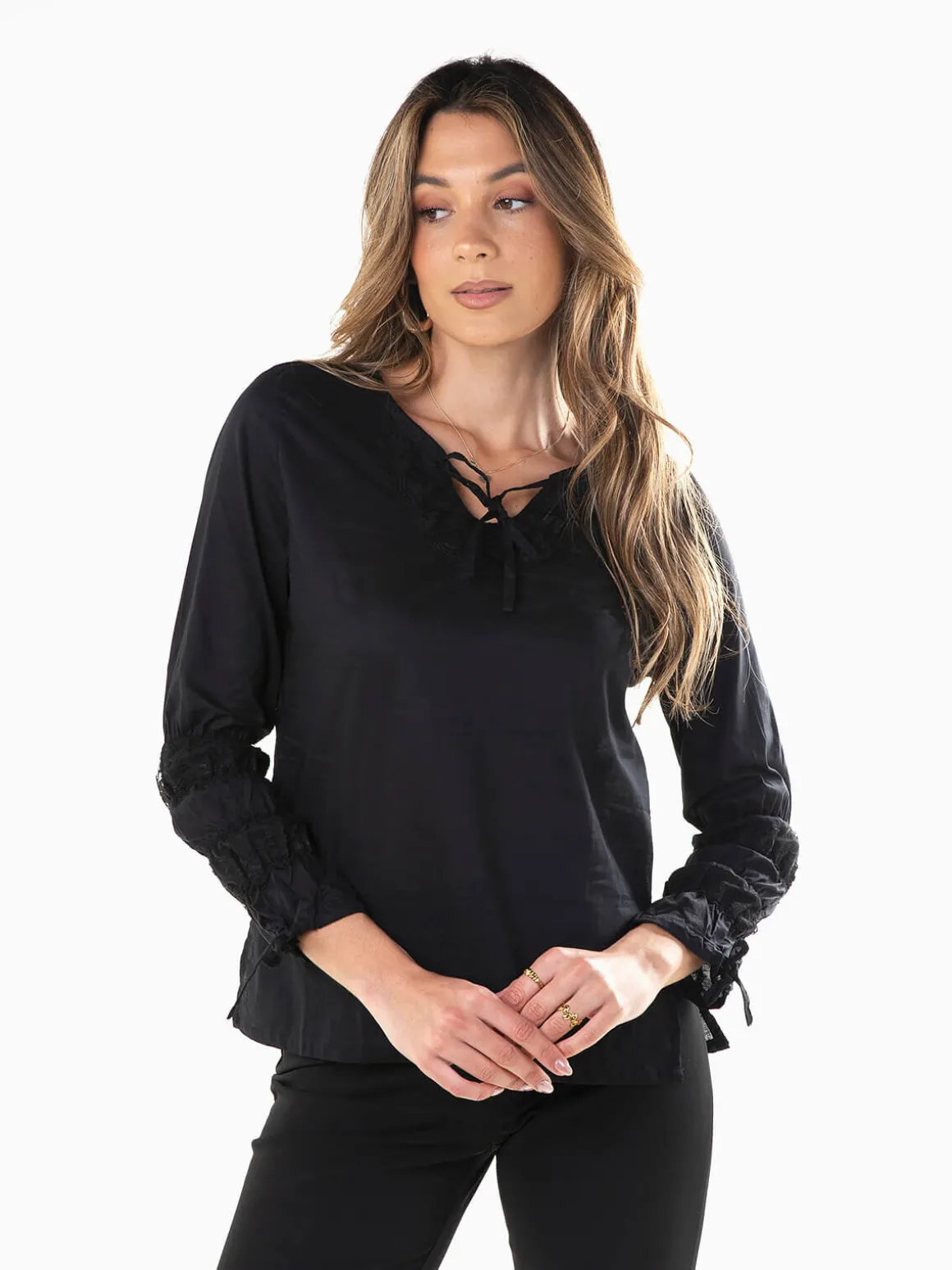 Blusa manga comprida com renda