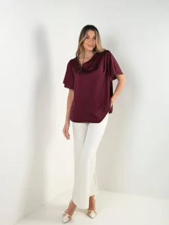 Blusa manga curta com botões decorativos