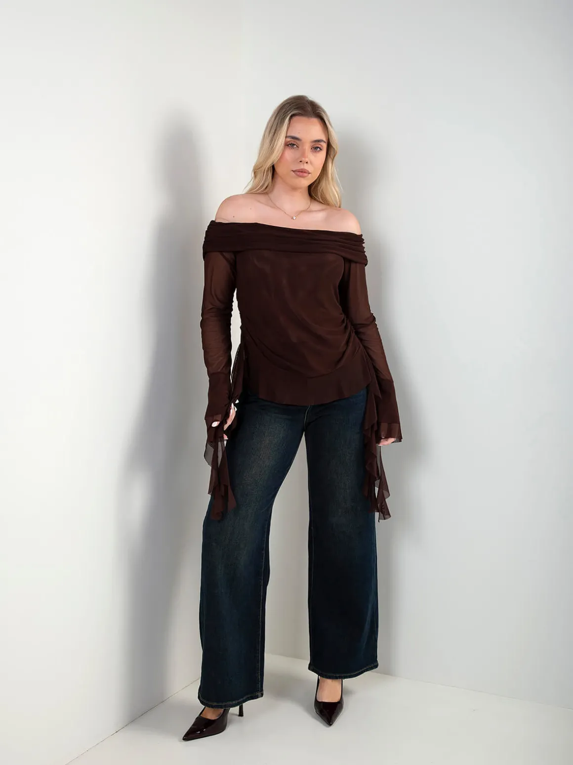 Blusa tule com decote barco