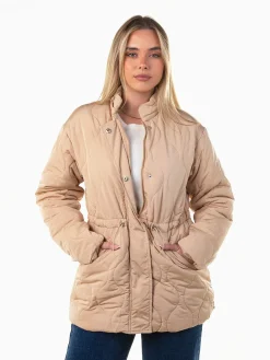 Blusão acolchoado cintado gola subida