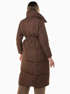 Blusão acolchoado comprido com cinto