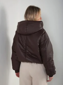 Blusão acolchoado efeito pele com capuz