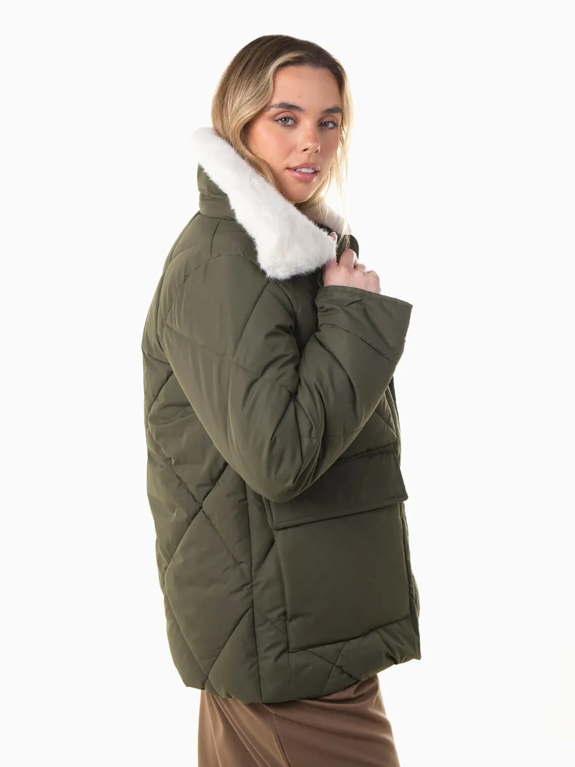 Blusão acolchoado gola de pelo removível