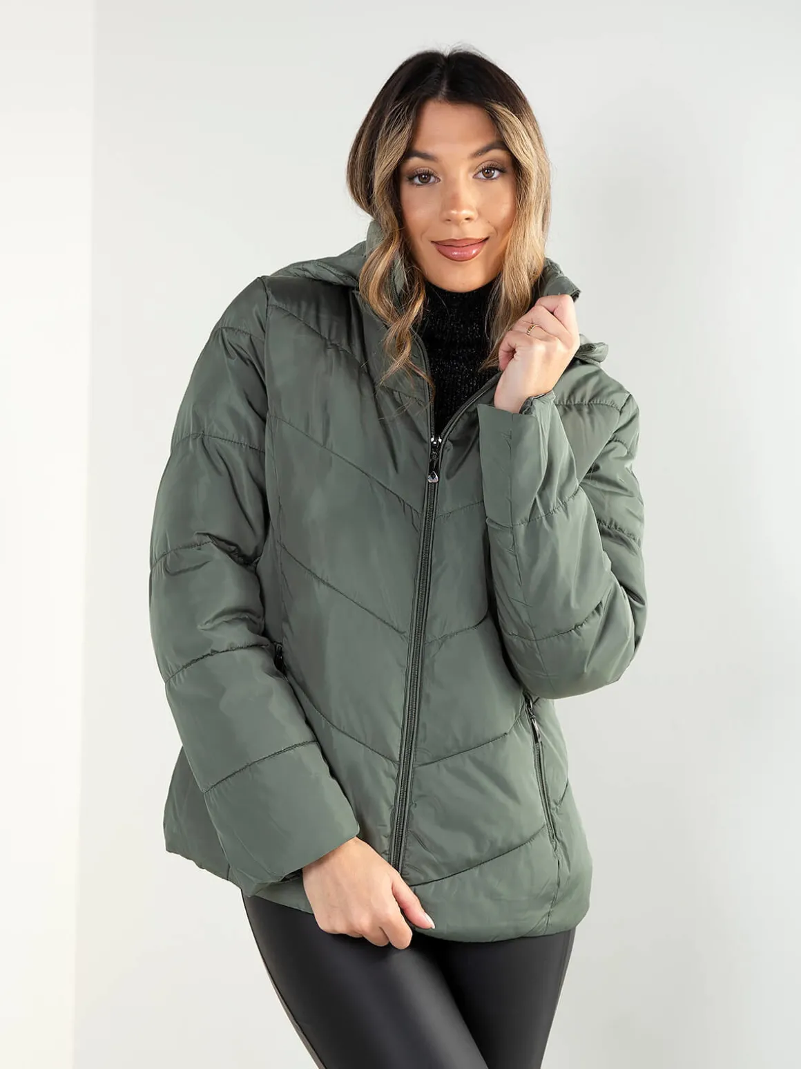 Blusão acolchoado impermeável com capuz removível