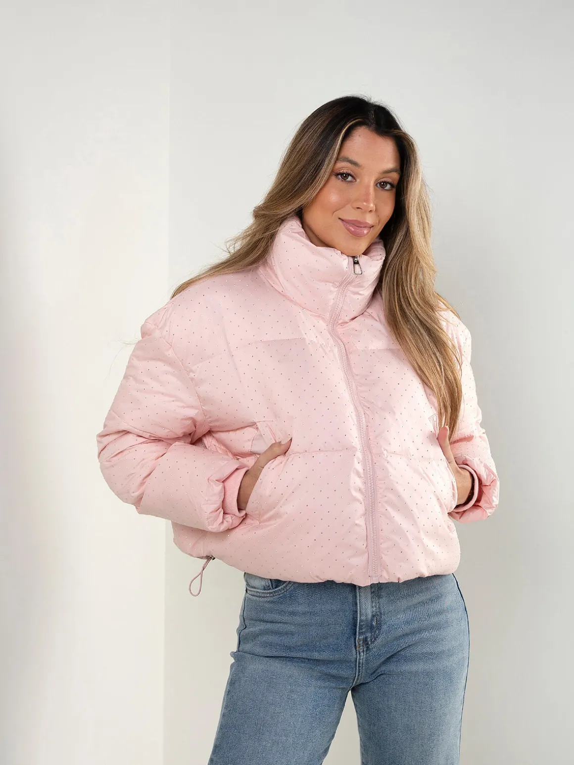 Blusão acolchoado rosa bebé com strass