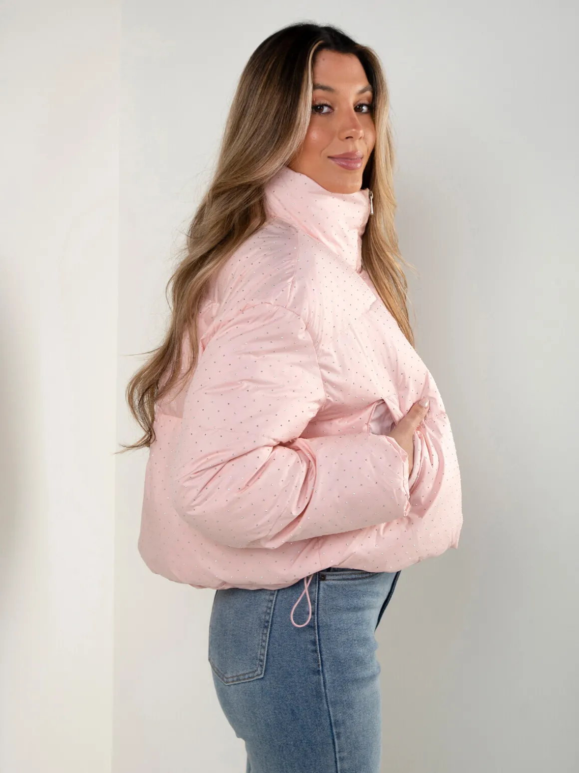 Blusão acolchoado rosa bebé com strass