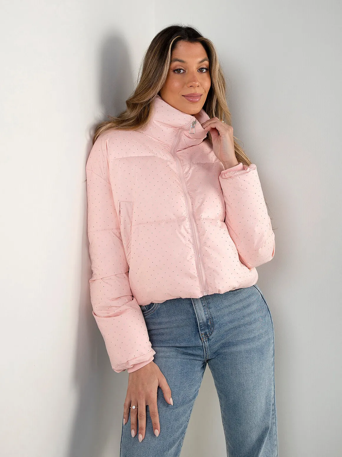 Blusão acolchoado rosa bebé com strass