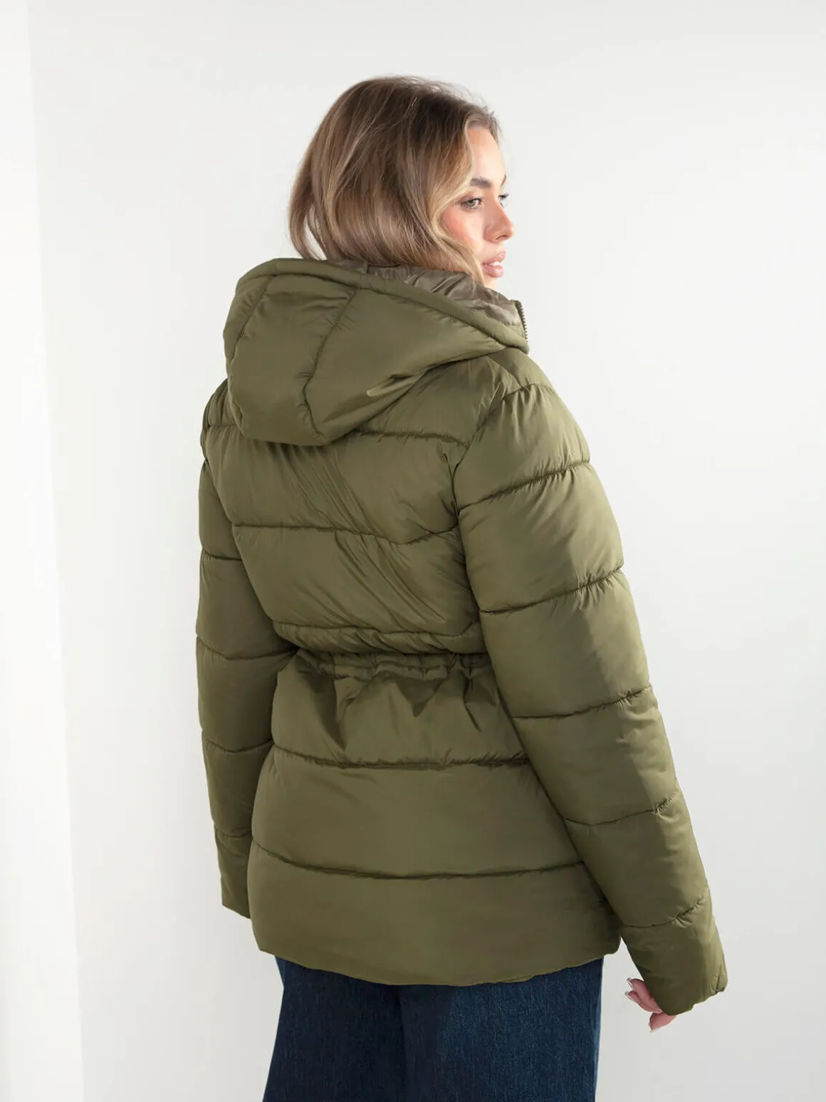 Blusão acolchoado verde tropa com capuz