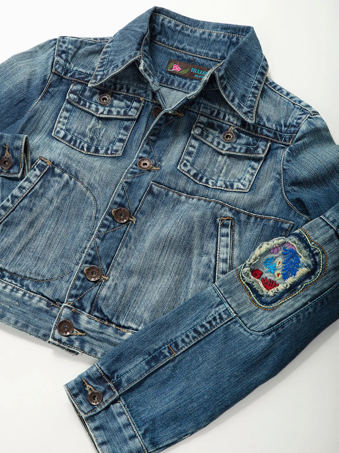 Blusão ganga curto com bordado