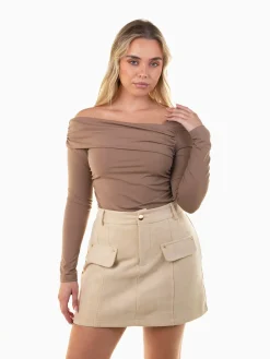 Body elástico decote assimétrico