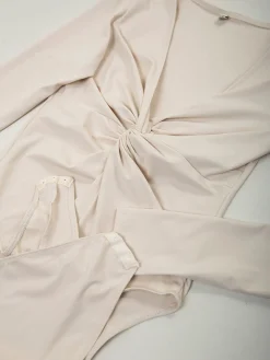 Body manga comprida com torcido