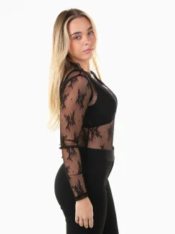 Body preto renda em V