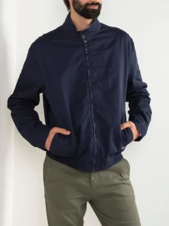 Bomber azul marinho em sarja