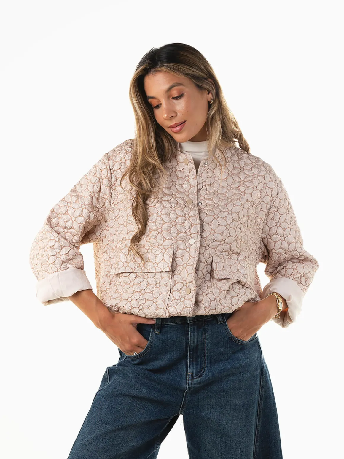 Bomber com textura floral