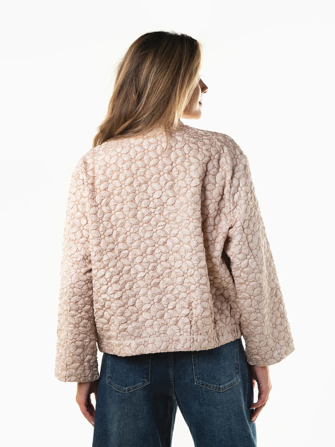 Bomber com textura floral