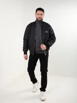 Bomber preto com forro pelo