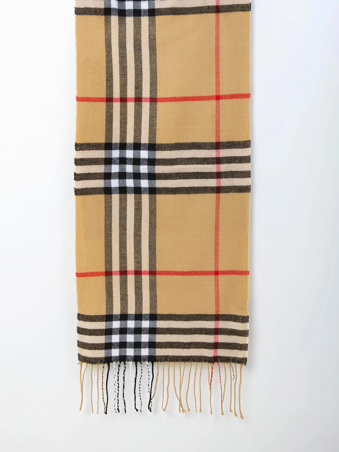 Cachecol aos quadrados com franjas