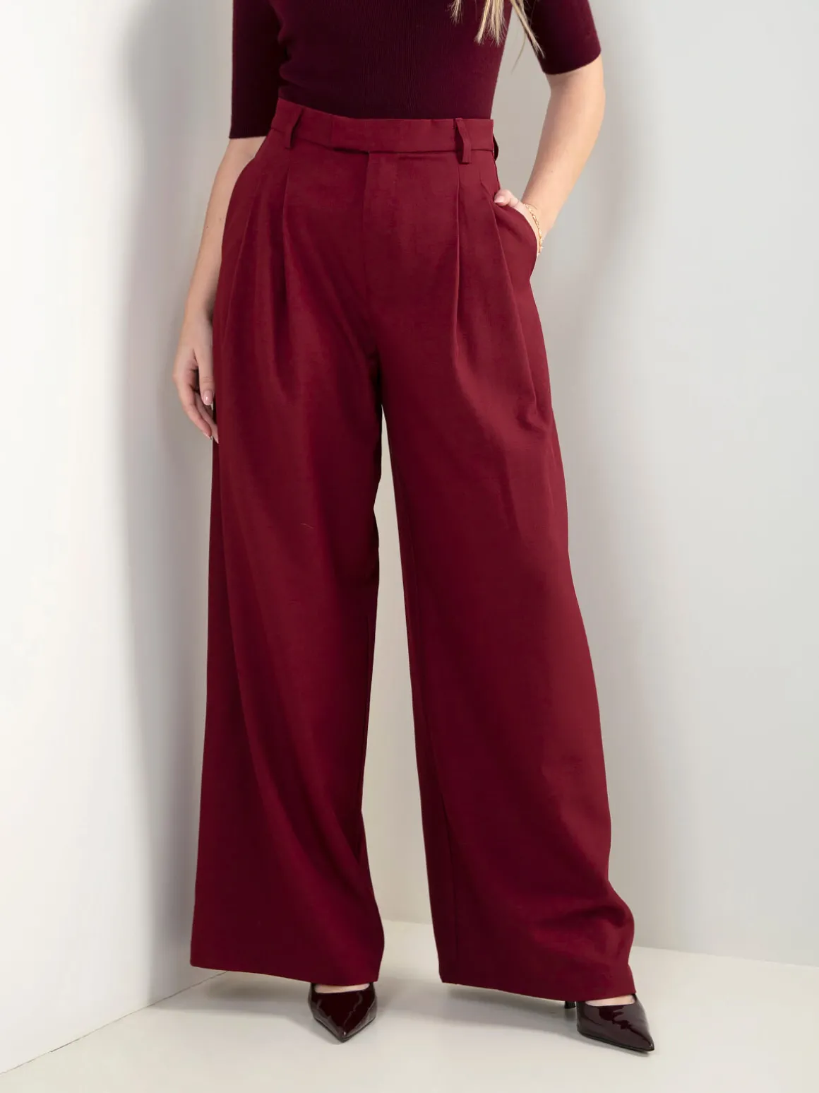 Calças alfaiataria cintura alta com pregas