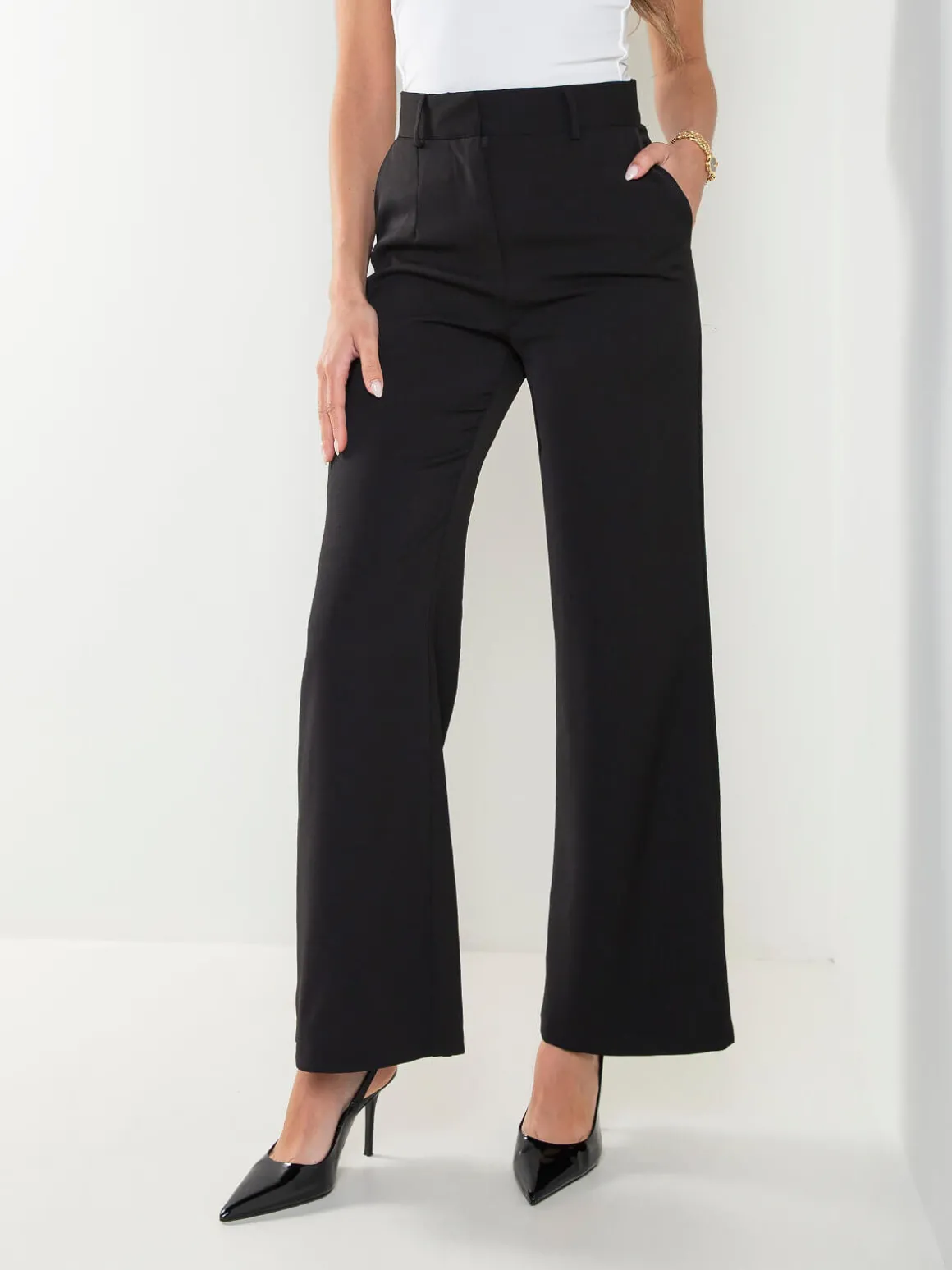 Calças alfaiataria com bolsos