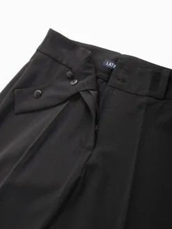 Calças boca de sino com pinças