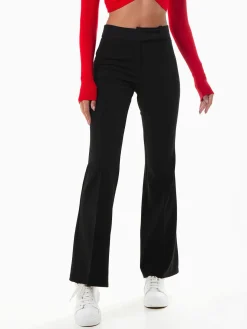 Calças boca de sino com pinças