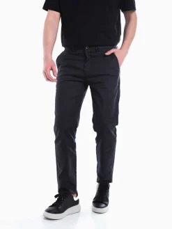 Calças chino pretas