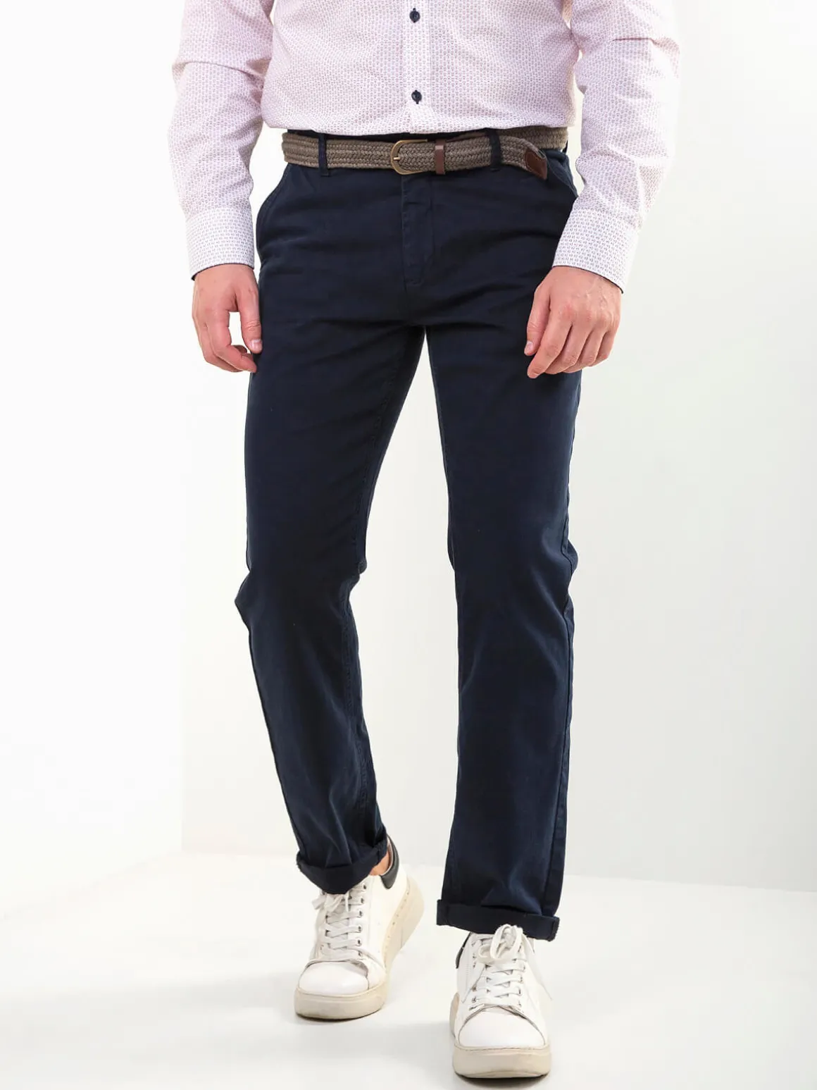 Calças chino sarja com cinto