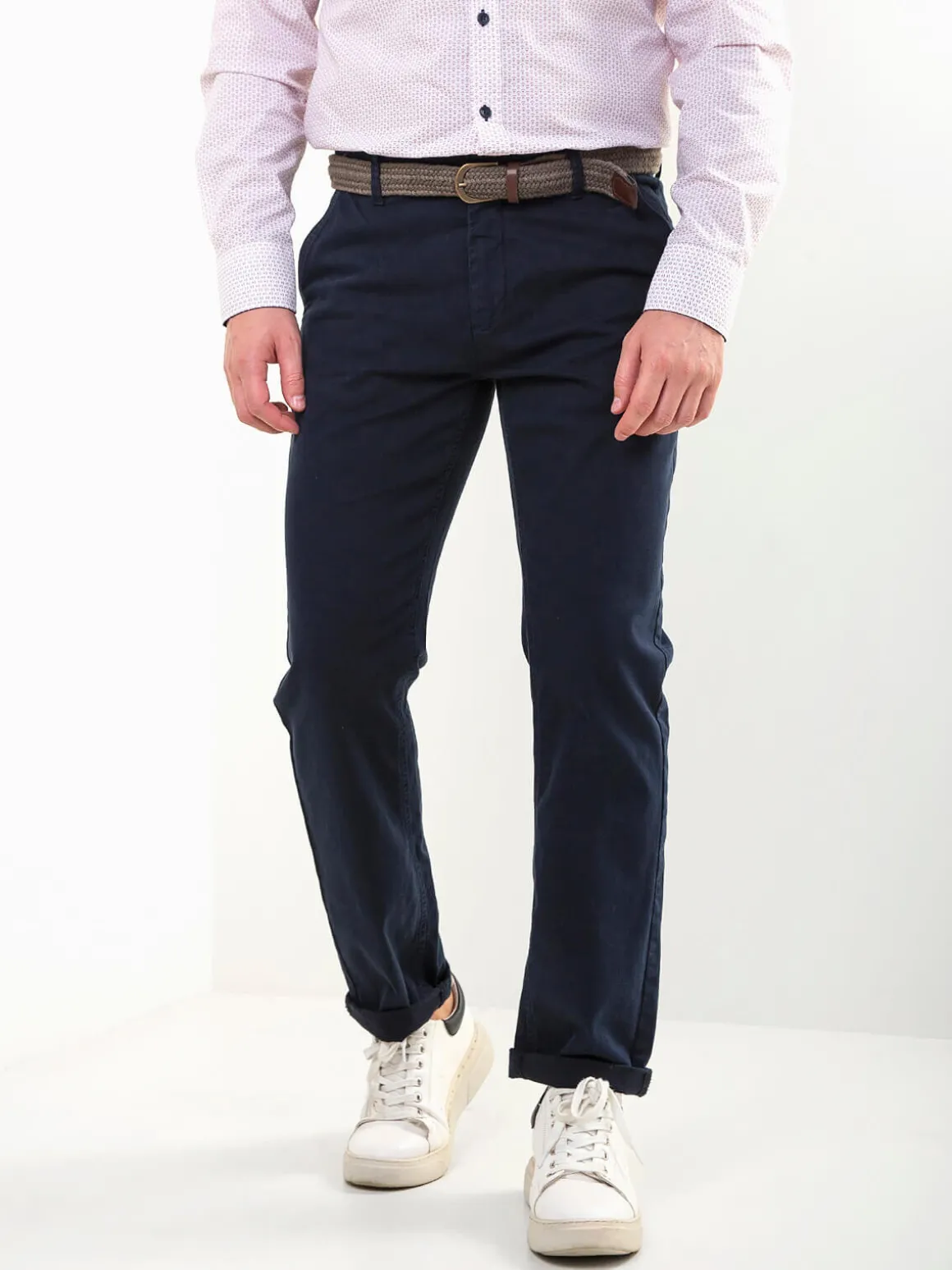 Calças chino sarja com cinto