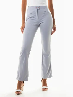 Calças cintura alta com 2 botões