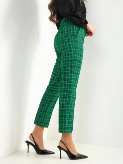 Calças clássicas em xadrez