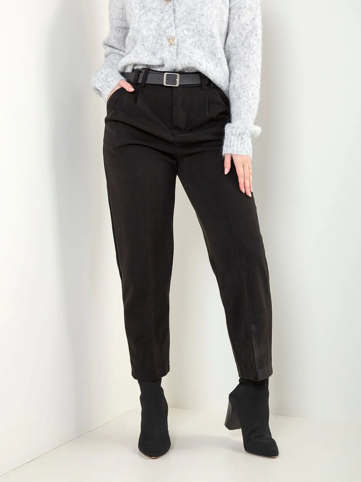 Calças de fazenda com cinto