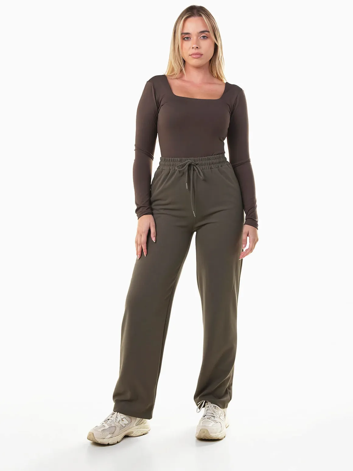 Calças desportivas com bolsos