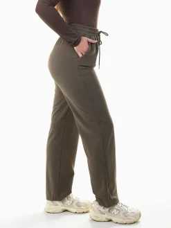 Calças desportivas com bolsos