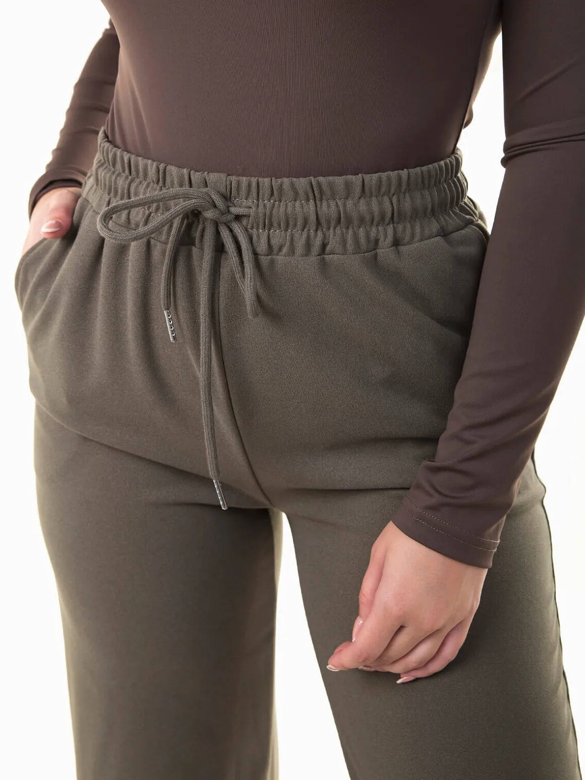 Calças desportivas com bolsos