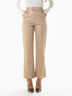 Calças efeito pele de perna larga