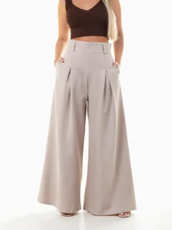 Calças elegantes wide leg com pinças
