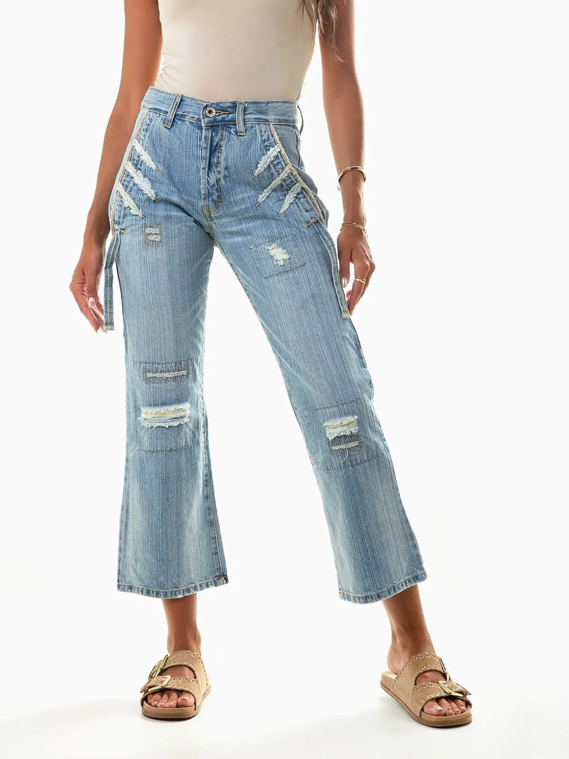 Calças ganga curtas com rotos