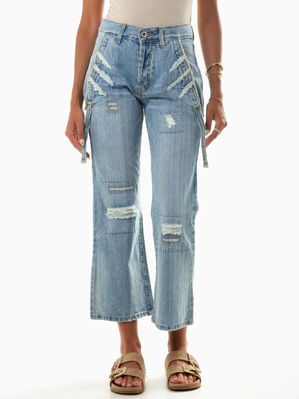 Calças ganga curtas com rotos