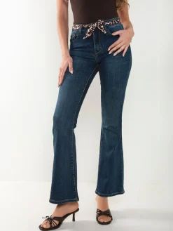 Calças ganga flare com cinto