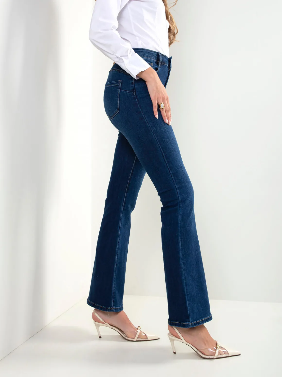 Calças ganga flare efeito push-up