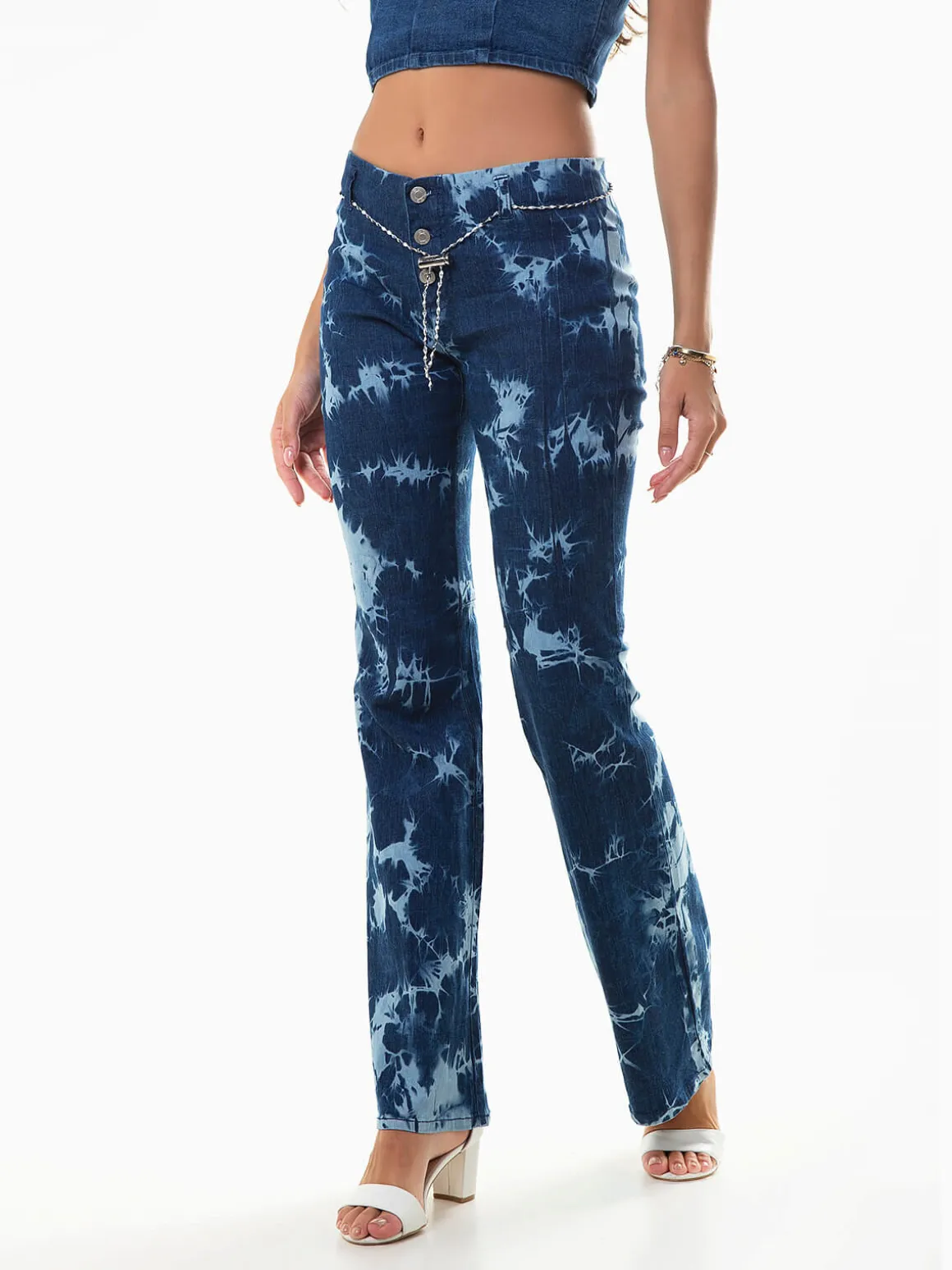 Calças ganga flare manchadas