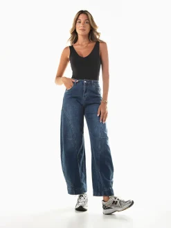 Calças ganga skater com costuras