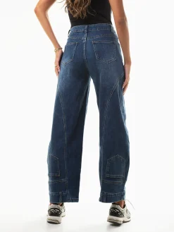 Calças ganga skater com costuras