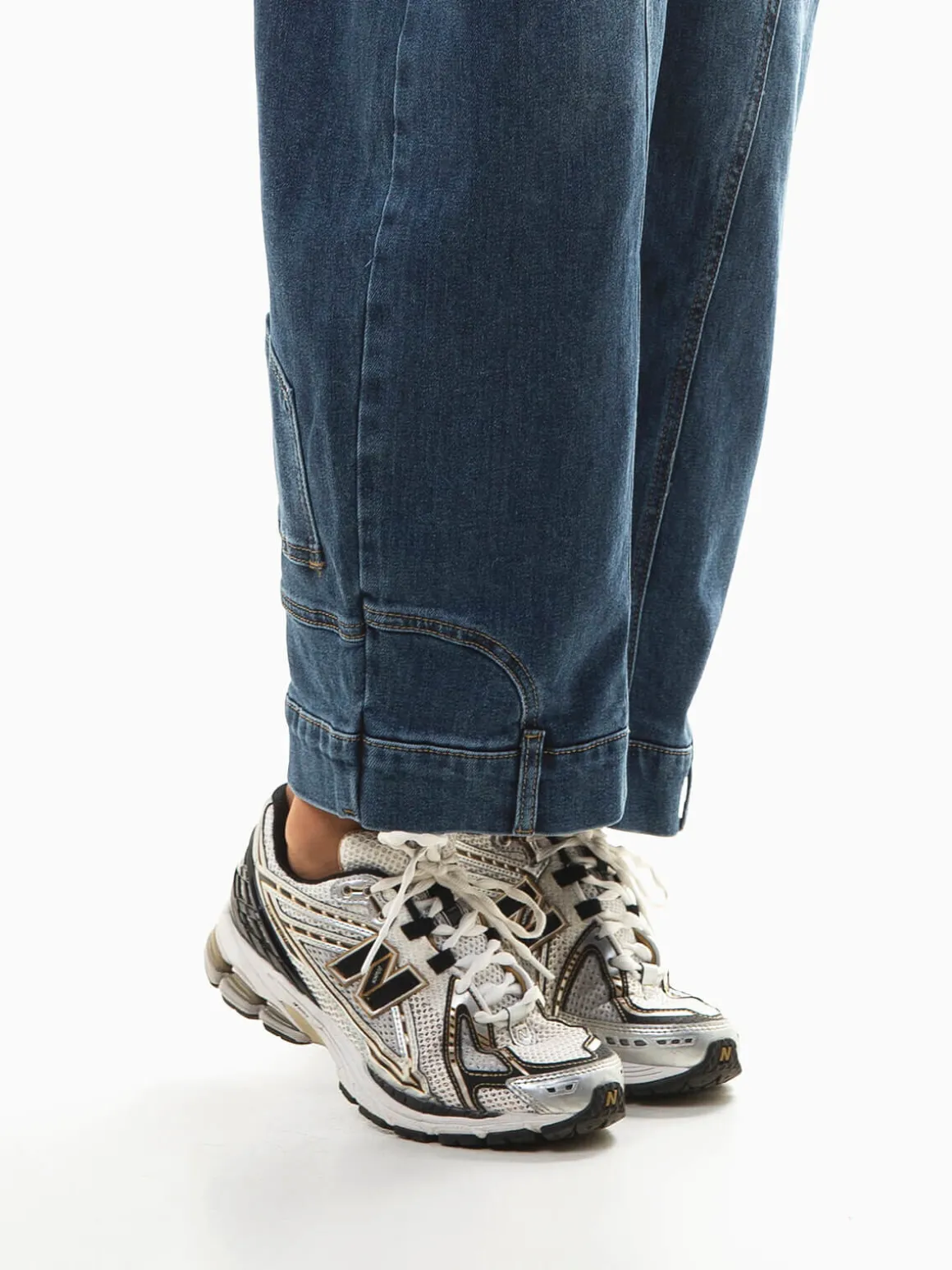 Calças ganga skater com costuras