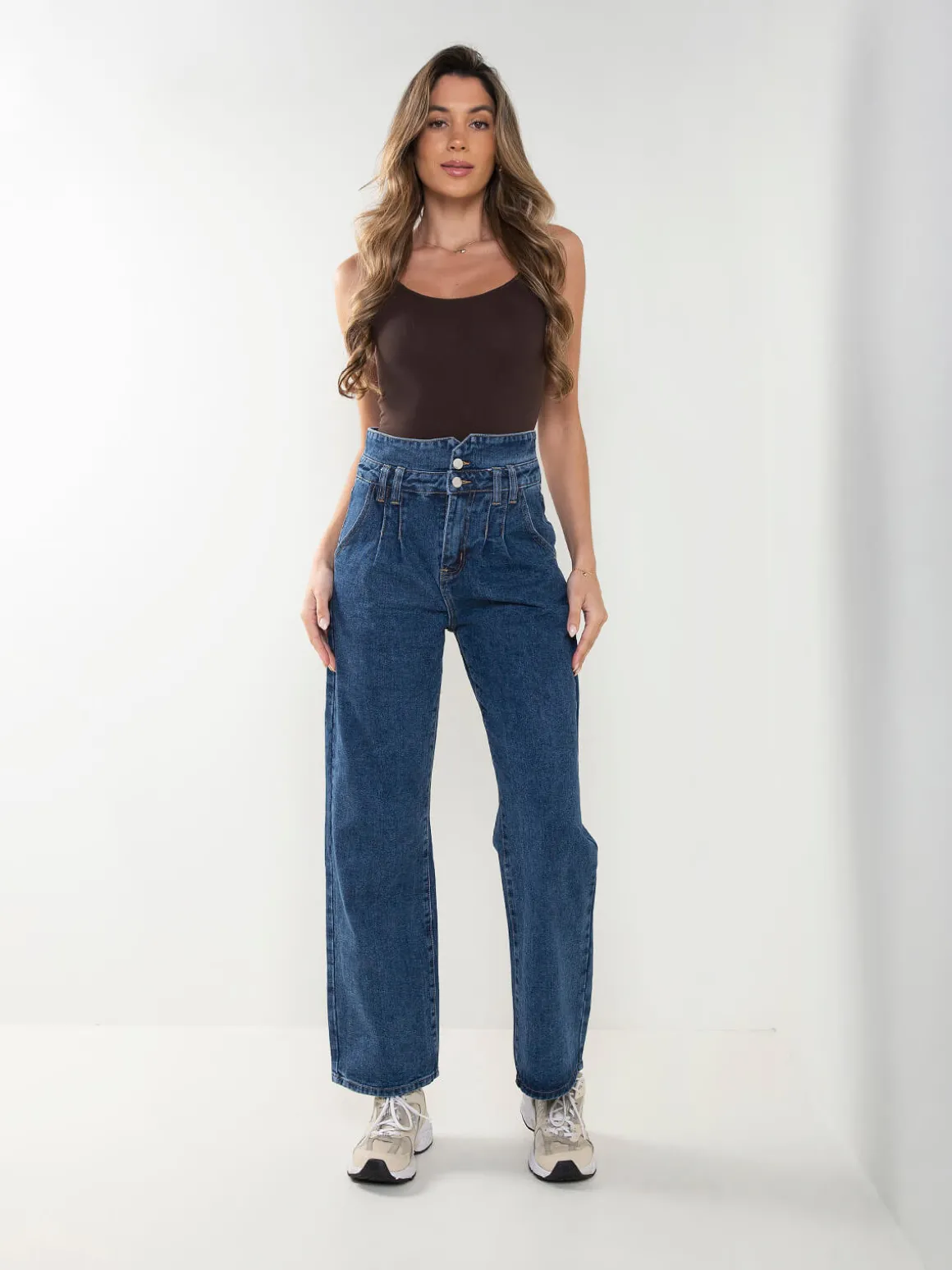 Calças ganga wide leg com 2 botões