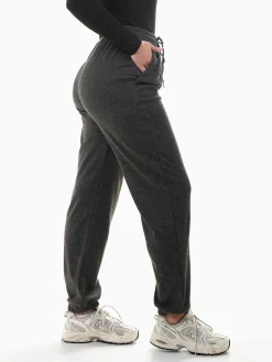 Calças jogger em malha canelada