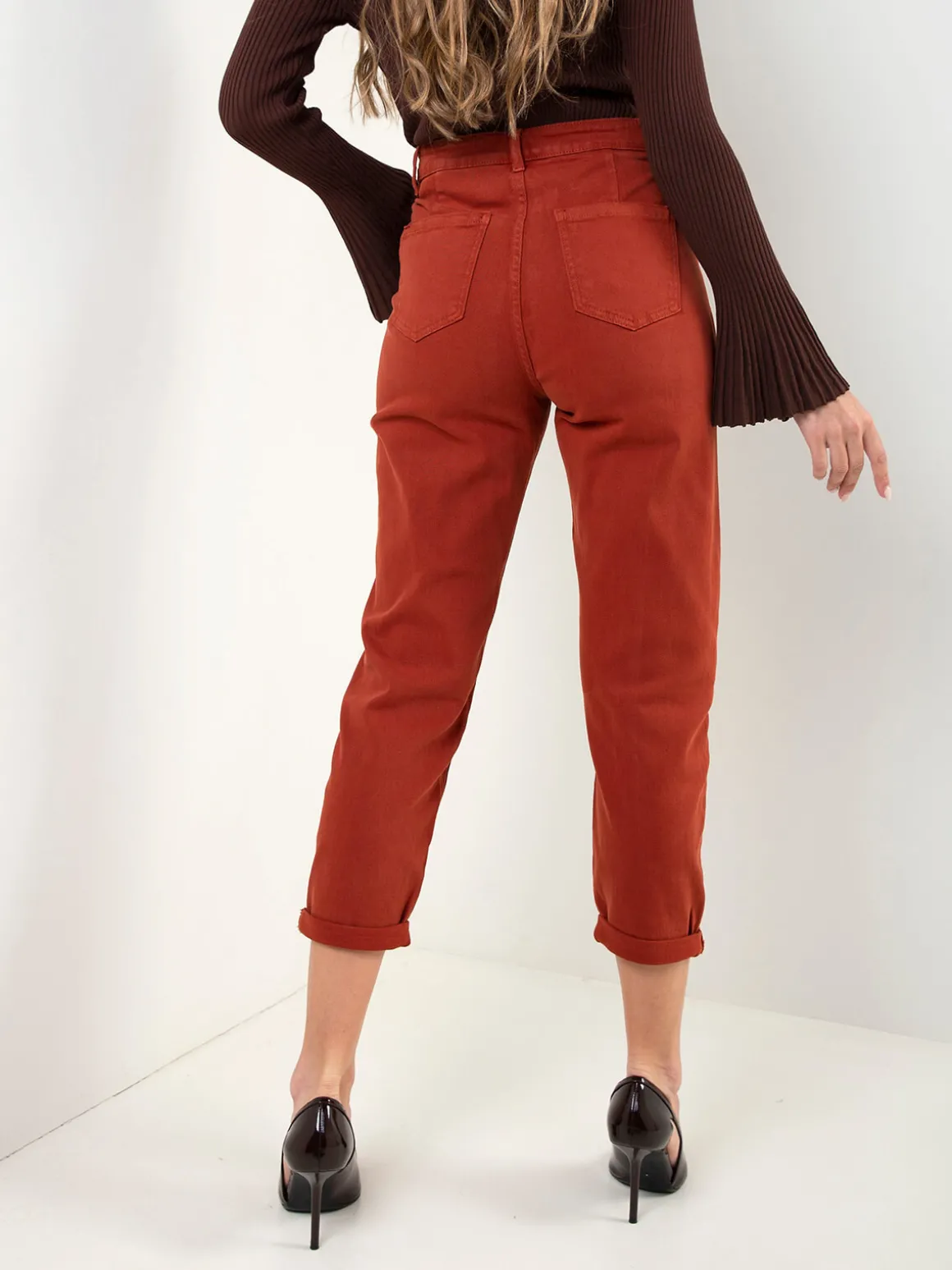 Calças mom fit cintura elástica