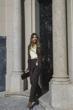 Calças perna larga com cintura alta